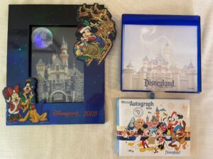 Disneyland Frame Autrograph Book Mickey Mouse Santa Claus Sleeping Beauty Notepaper