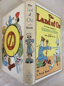 Land of Oz Book White cover l frank baum